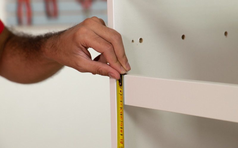 Toma las medidas para la puerta del horno